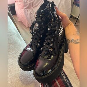 Platform boots with chain